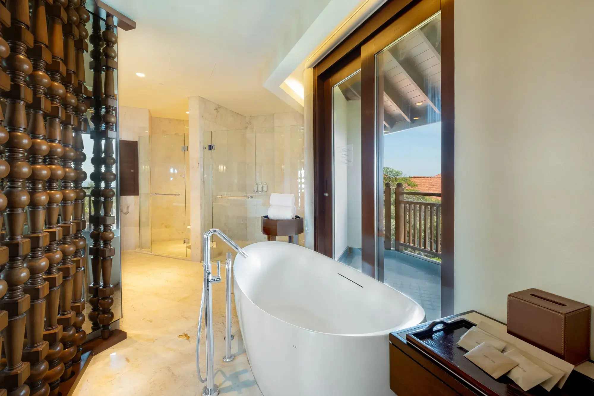 One Bedroom Suite Sea View 5