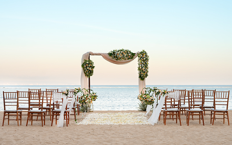beachfront wedding |